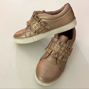 Tucker and Tate Velcro Ruffle kids shoes sneakers size 2